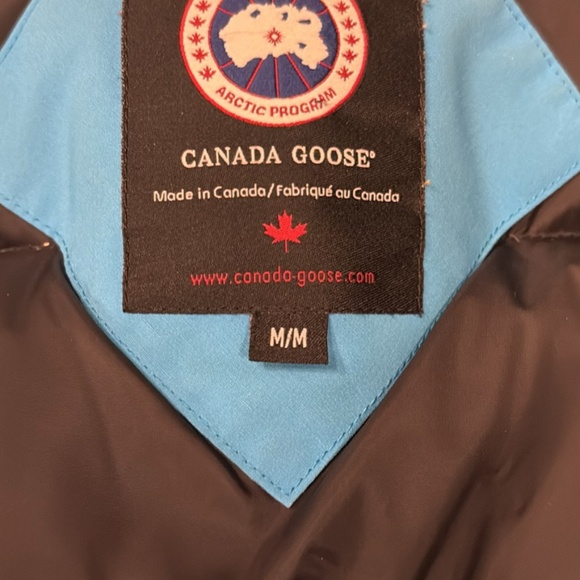 Canada Goose Women’s Chilliwack Bomber size M - Picture 3 of 6